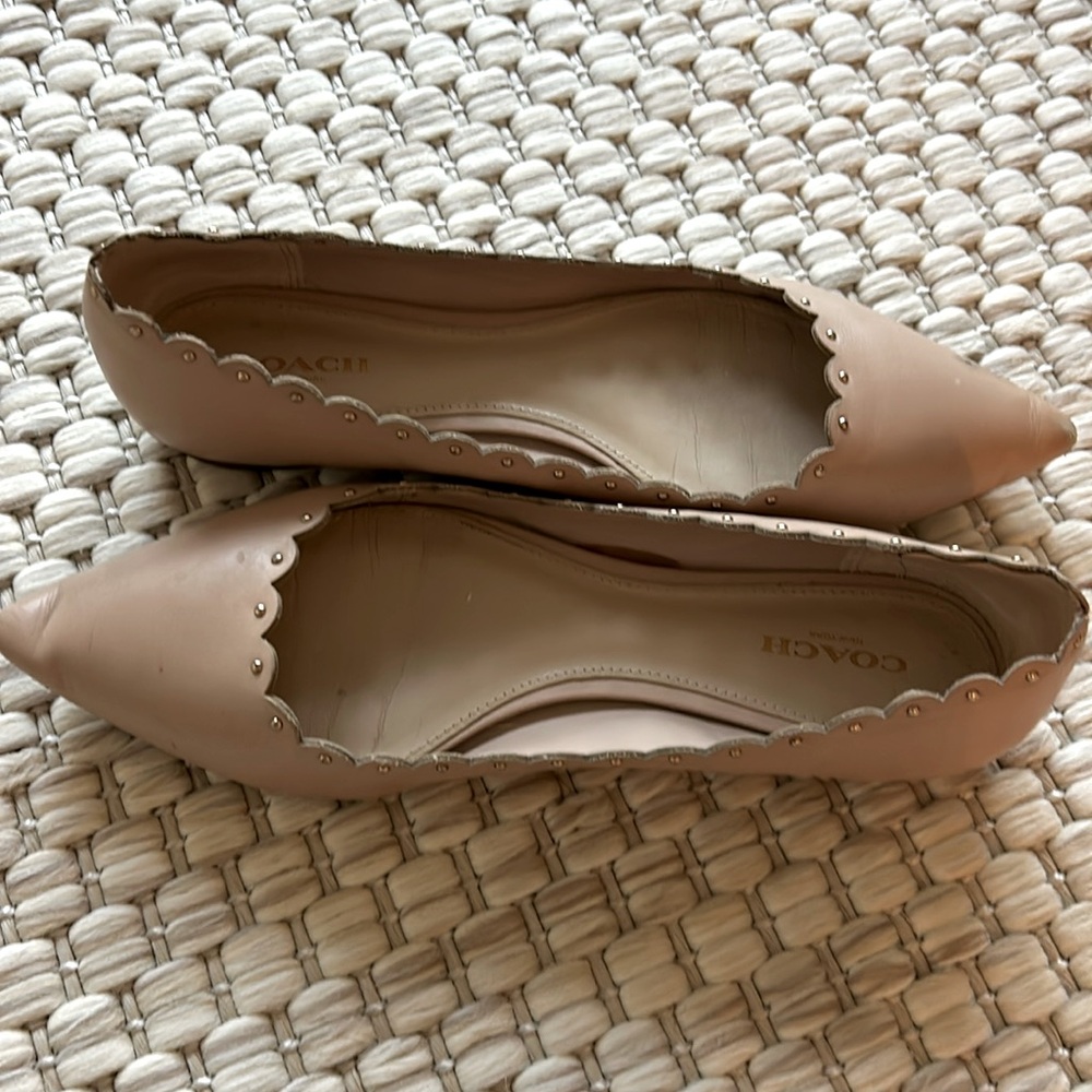 Coach scalloped neutral point toe flats size 8.5